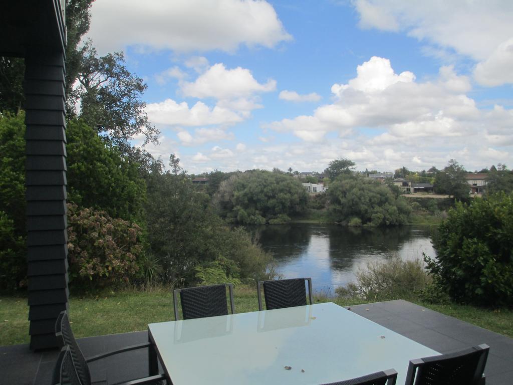 Bed and Breakfast Reflections By The River Hamilton Exterior foto